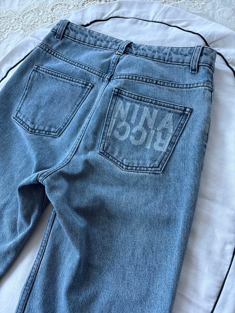 高級　ニナリッチ　ロゴ入り　スリットデニムパンツ　24サイズ　¥98000