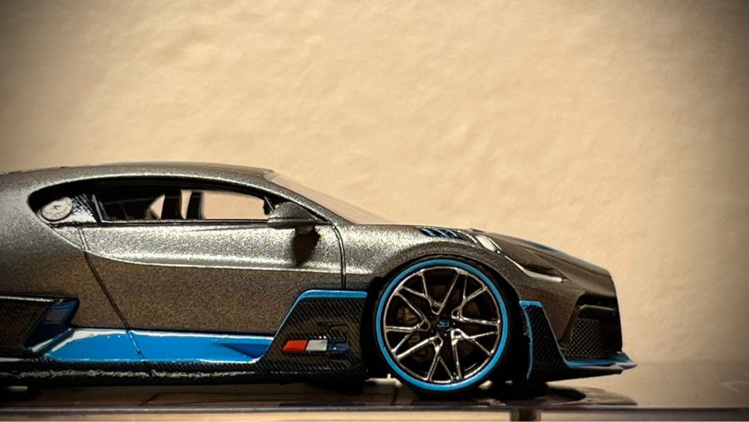 Error 404 1/64 Bugatti Divo 世界限定299台 - メルカリ