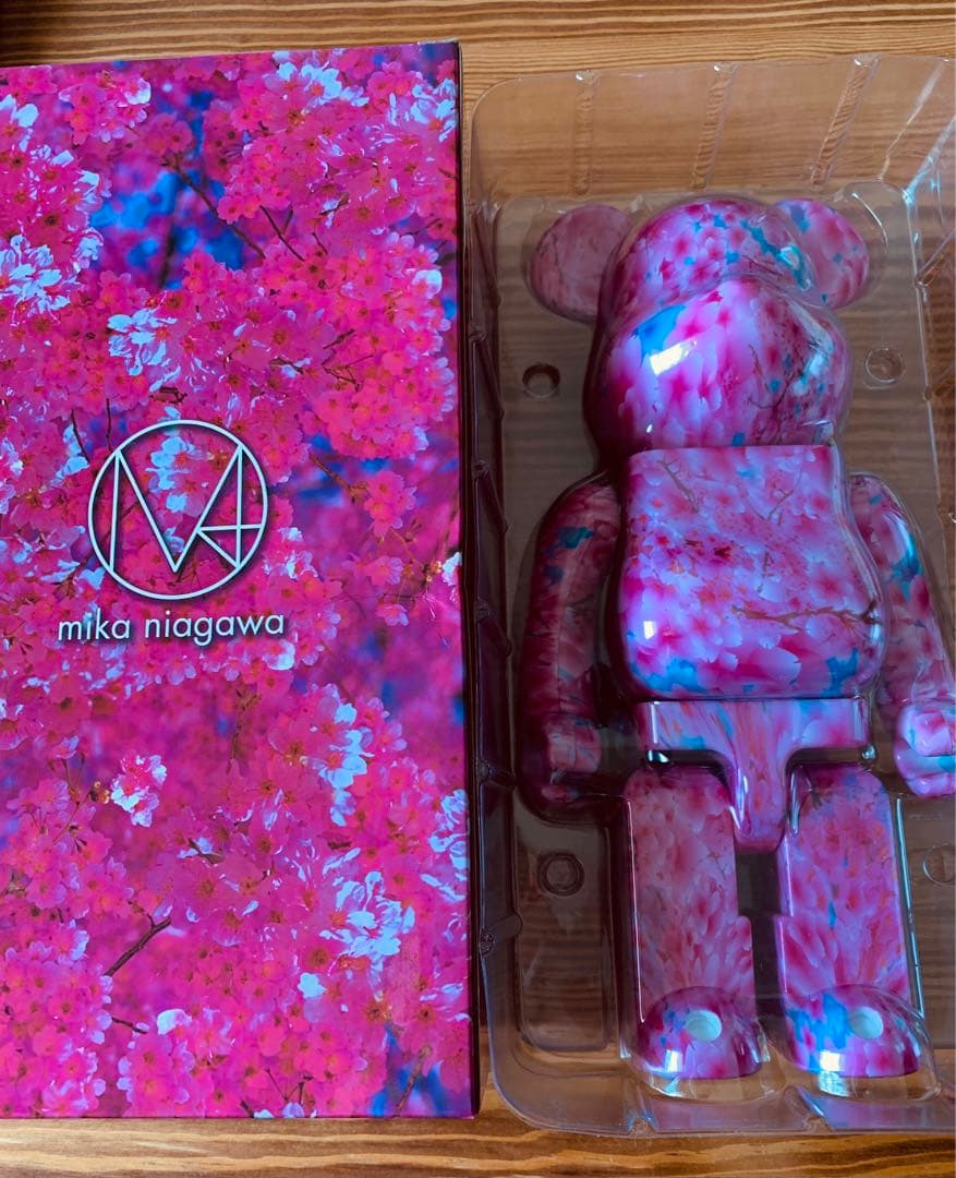 BE@RBRICK M / mika ninagawa SAKURA 400％