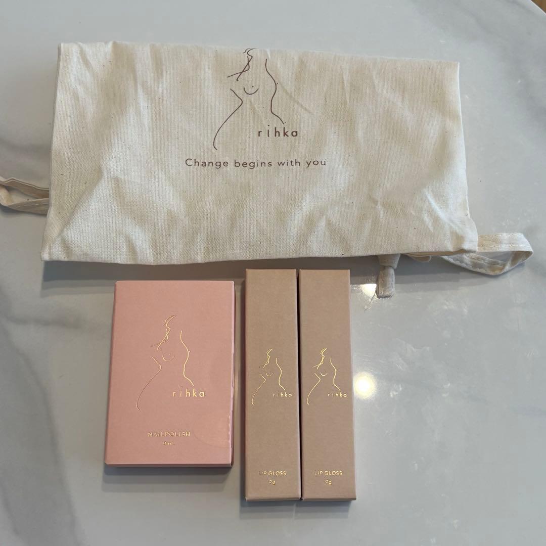 rihka リップグロス2本/ネイル　巾着付き