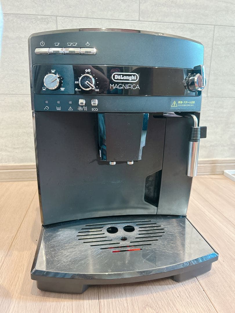 DeLonghi MAGNIFICA エスプレッソマシン
