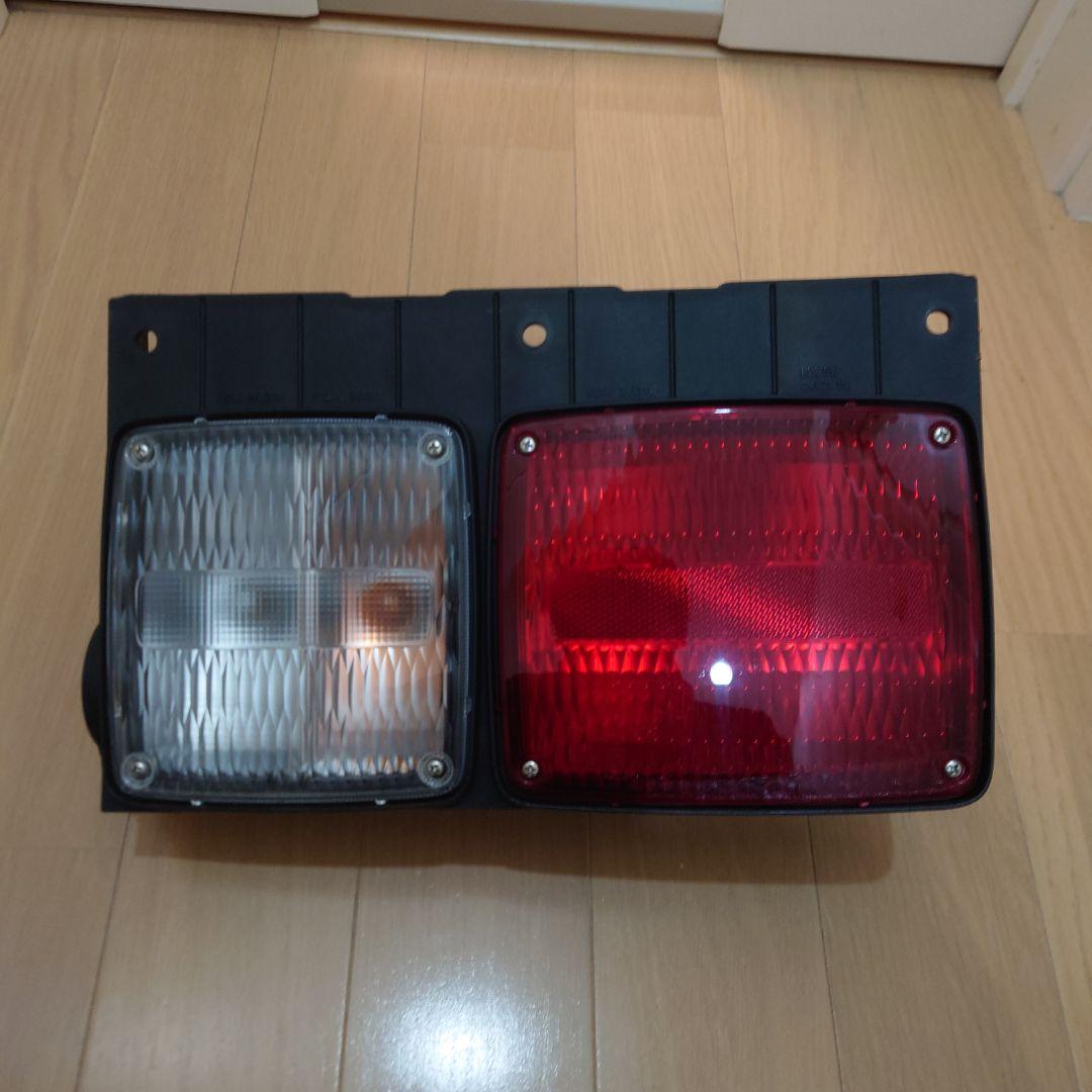 陸送時のみ使用!!日野いすゞ純正テールランプ左レンジャープロフィア