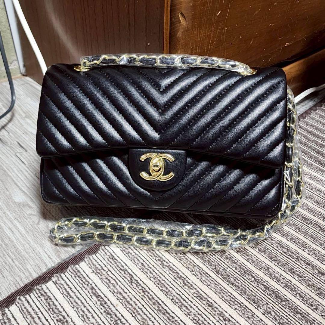 りえころ　シャネル　ショルダーバッグ　ポーチ　チェーン　ノベルティ CHANEL シャネル ノベルティ チェーンショルダーバッグ ポーチ パイル