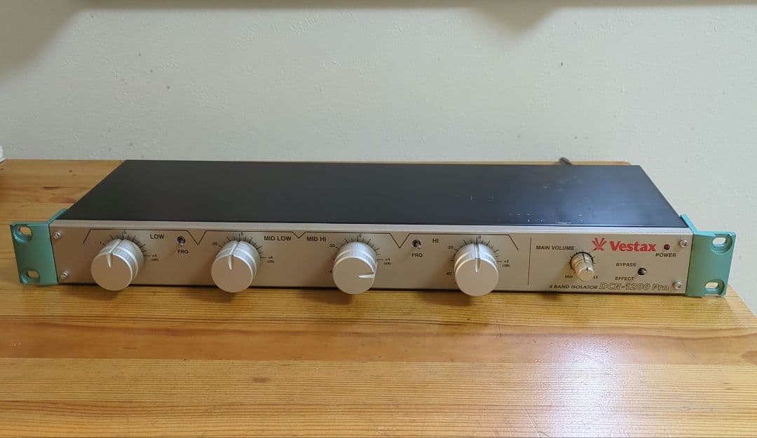 DJ機材 Vestax DCR-1200 Pro Vestax DCR-1200 Pro 4 Band Isolator – Gearwise – AV & Stage Equipment