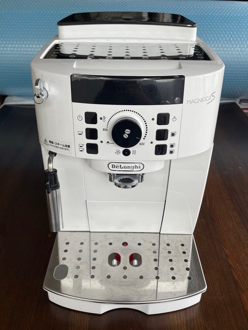 DeLonghi デロンギ マグニフィカS コーヒーマシン ECAM22112W