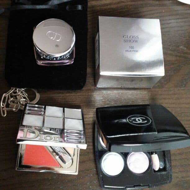 新品含む三点まとめ売り「CHANEL、Dior」