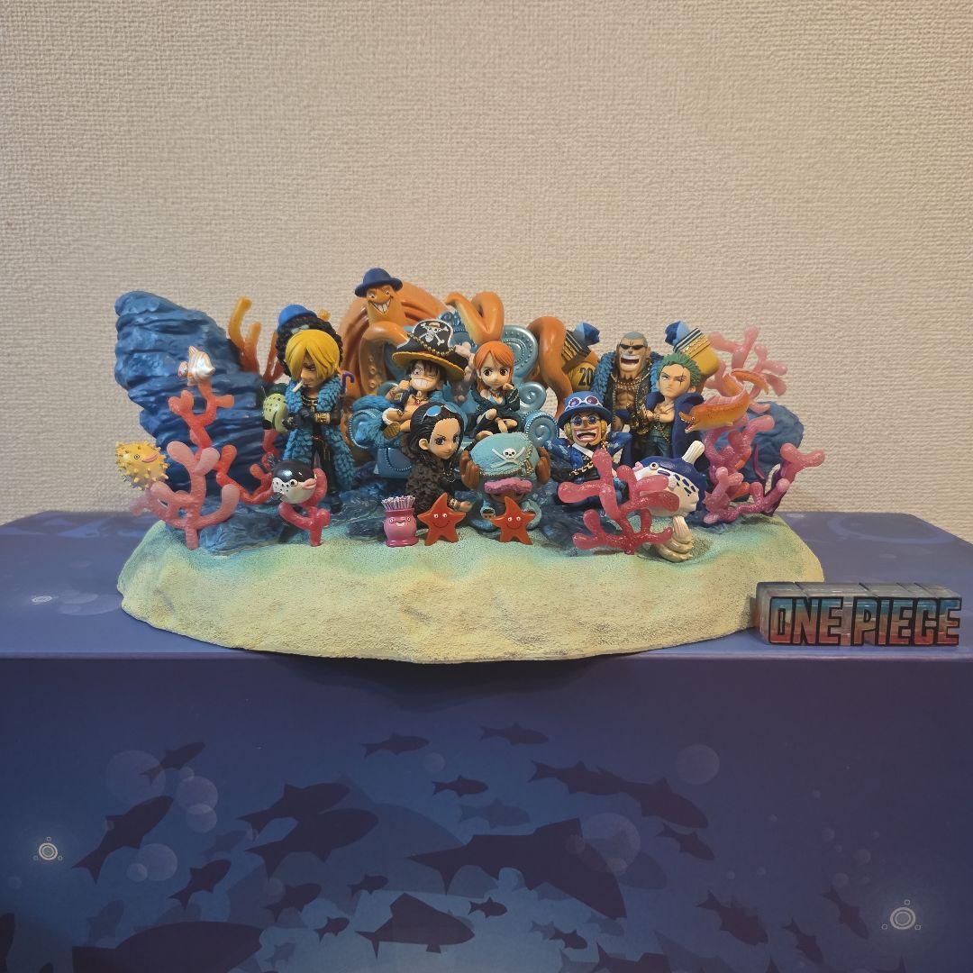 ワンピース　ワールドコレクタブル　フィギュア　20th　台座　フィギュア付