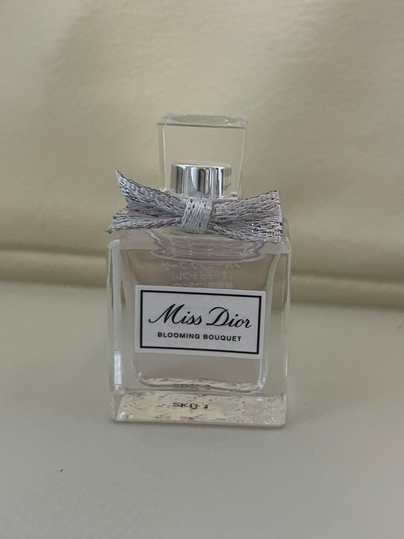 ミスディオール オードゥトワレ 5ml ブルーミングブーケ 楽天市場】○クリスチャン ディオール ミス ディオール ブルーミング