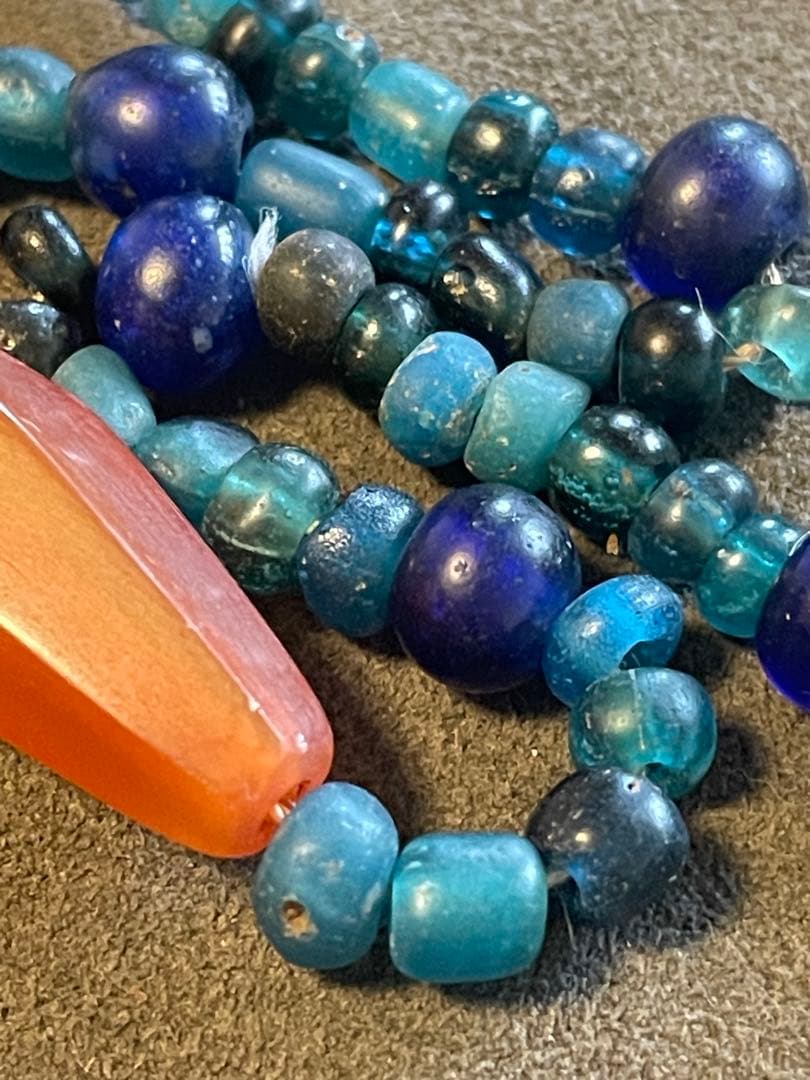 出土 古墳時代 赤瑪瑙製12面切子玉 瑠璃玉1連 - メルカリ