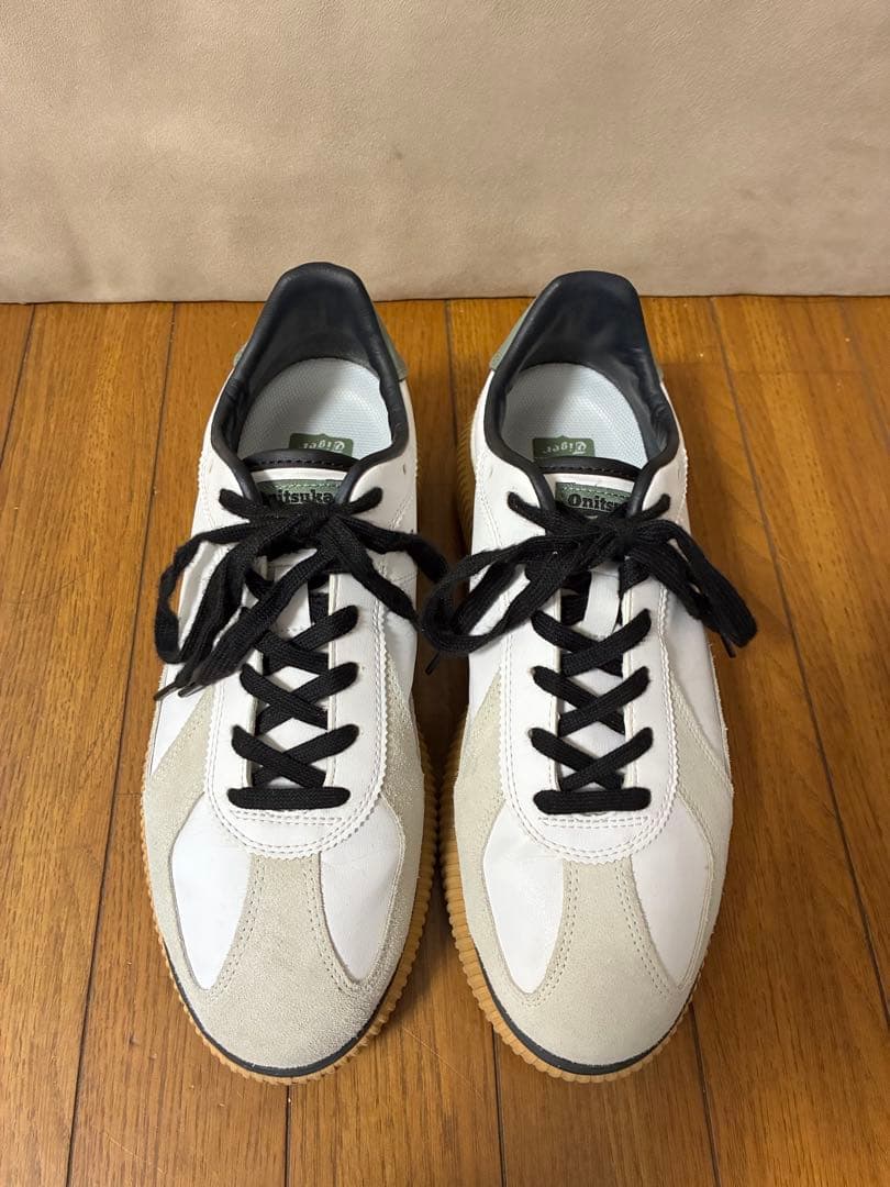 オニツカタイガー　デレシティ　28