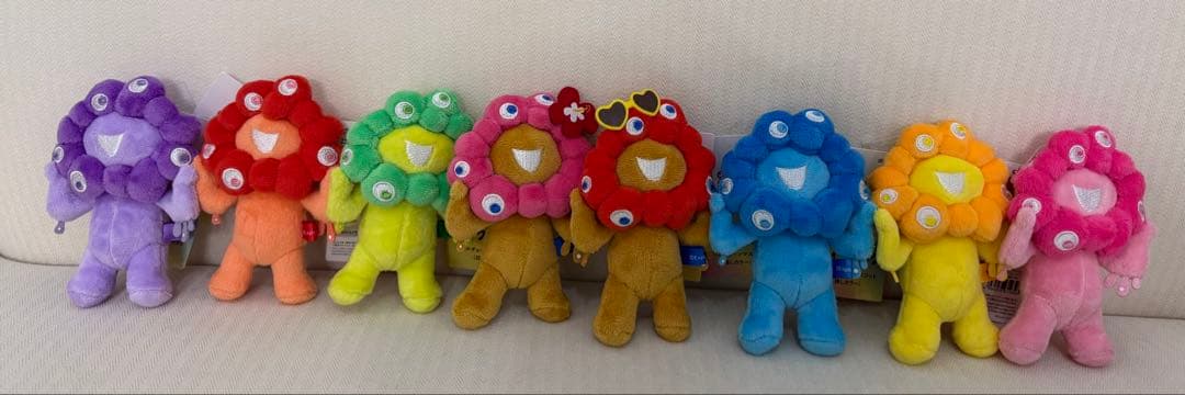 【8種類コンプリート】推しカラー 日焼けミャクミャク ぬいぐるみ☆