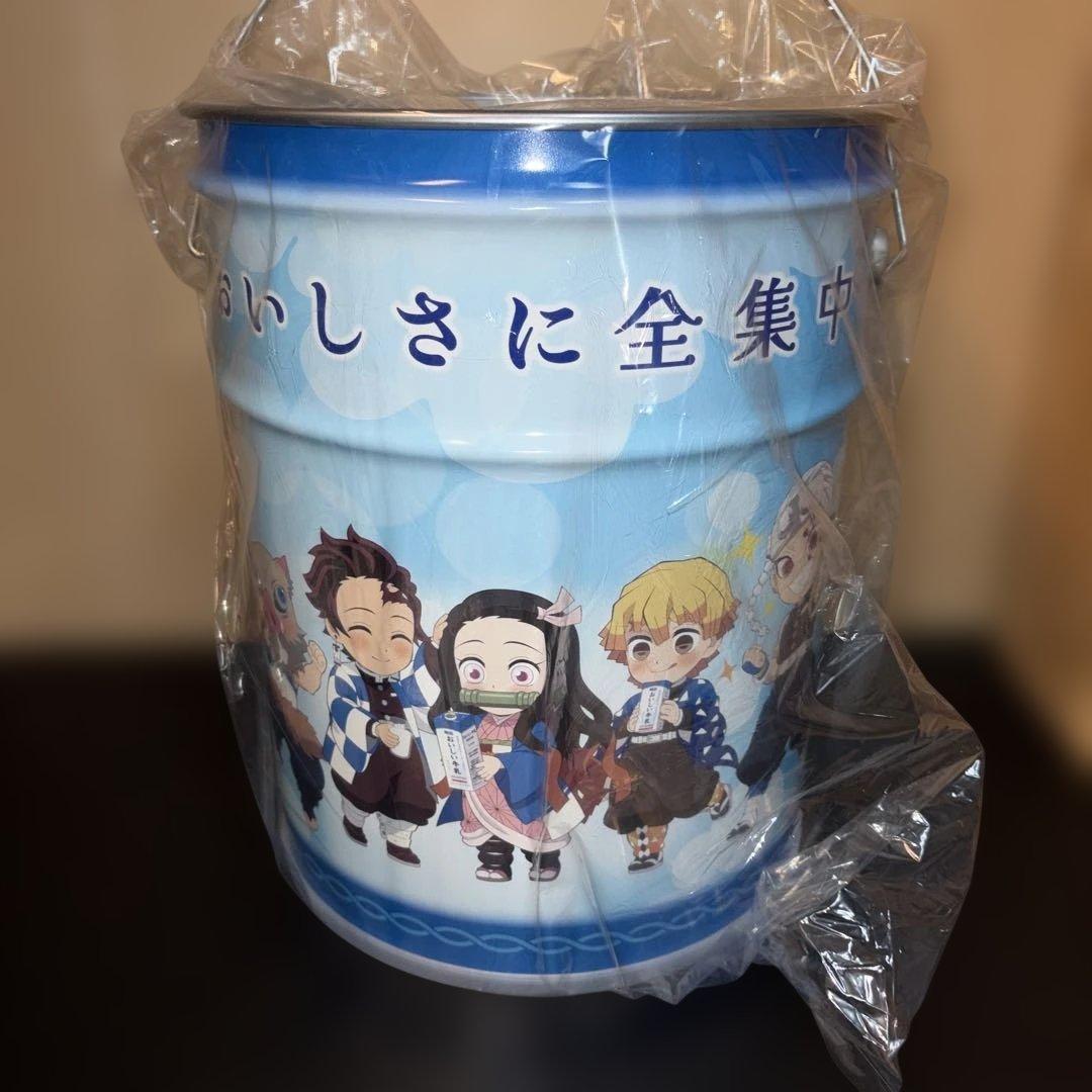 座れる鬼滅の刃缶＆B3タペストリーセット