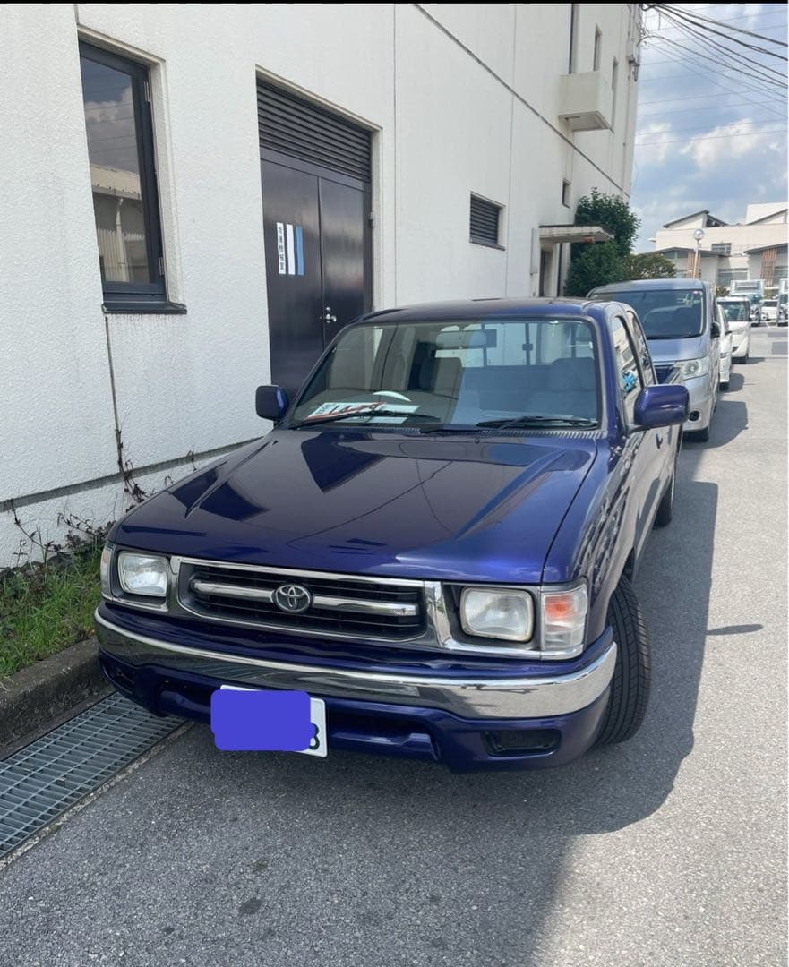 トヨタ フロントバンパー ハイラックススポーツ