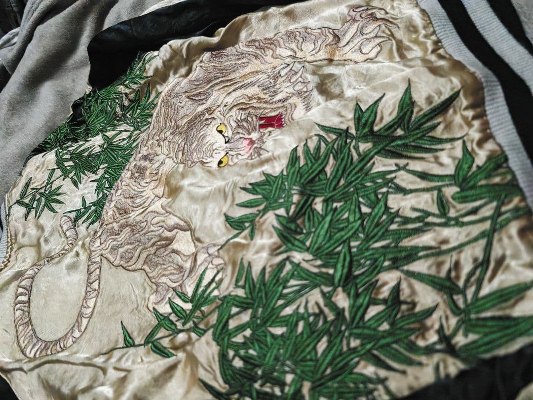 SCRIPT 日本 2面用 スカジャン 限定虎 unisex 100％silk - メルカリ