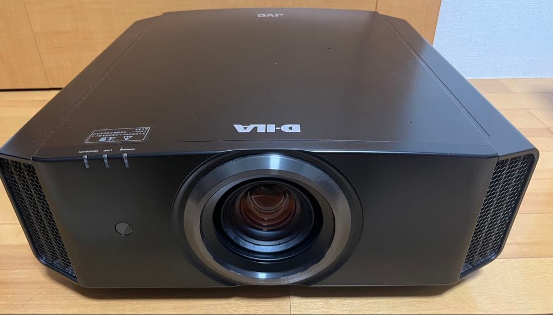JVC DLA‐X30-B 3D対応D-ILAプロジェクター ランプ使用時間少 D-ILAホームシアタープロジェクター DLA-X30 | プロジェクター | JVC