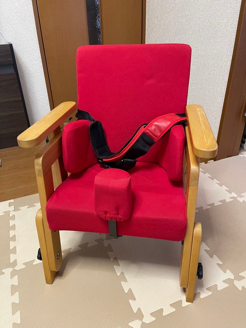 座位保持椅子　バンビーナチェア　Mサイズ