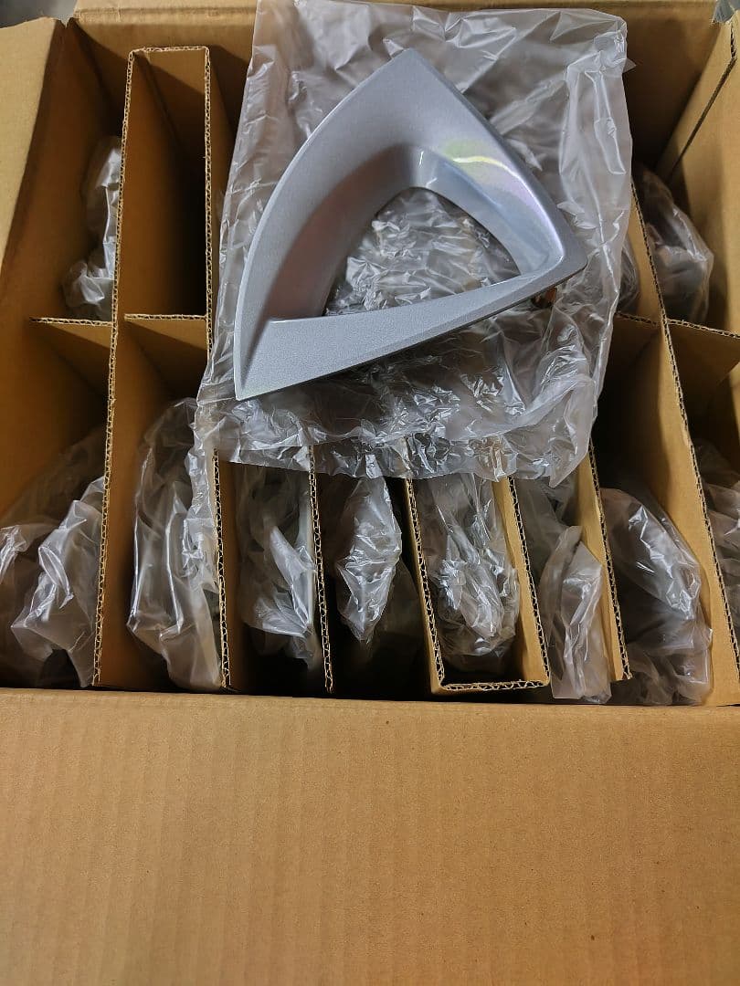 TOYOTAプリウス50系アクセントピース1台分純正品