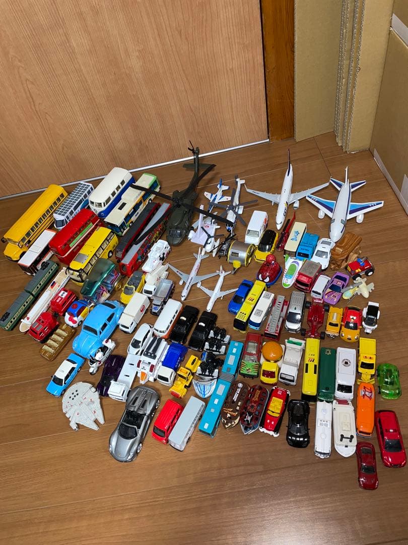 まとめ　80個以上　ミニカー　飛行機　電車　キーホルダー　プルバックカー