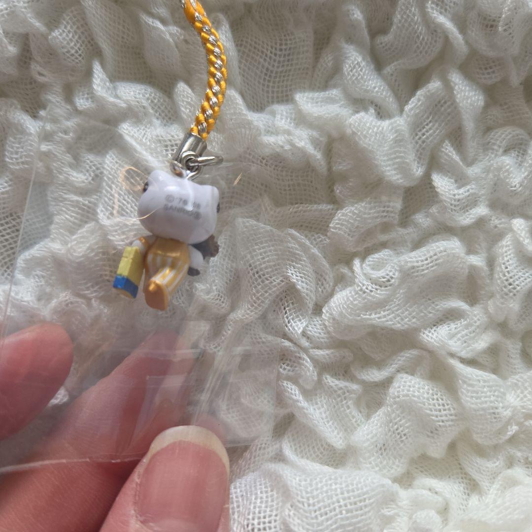 ご当地キティ 東京限定 東京駅一番街バージョン 黄 - メルカリ