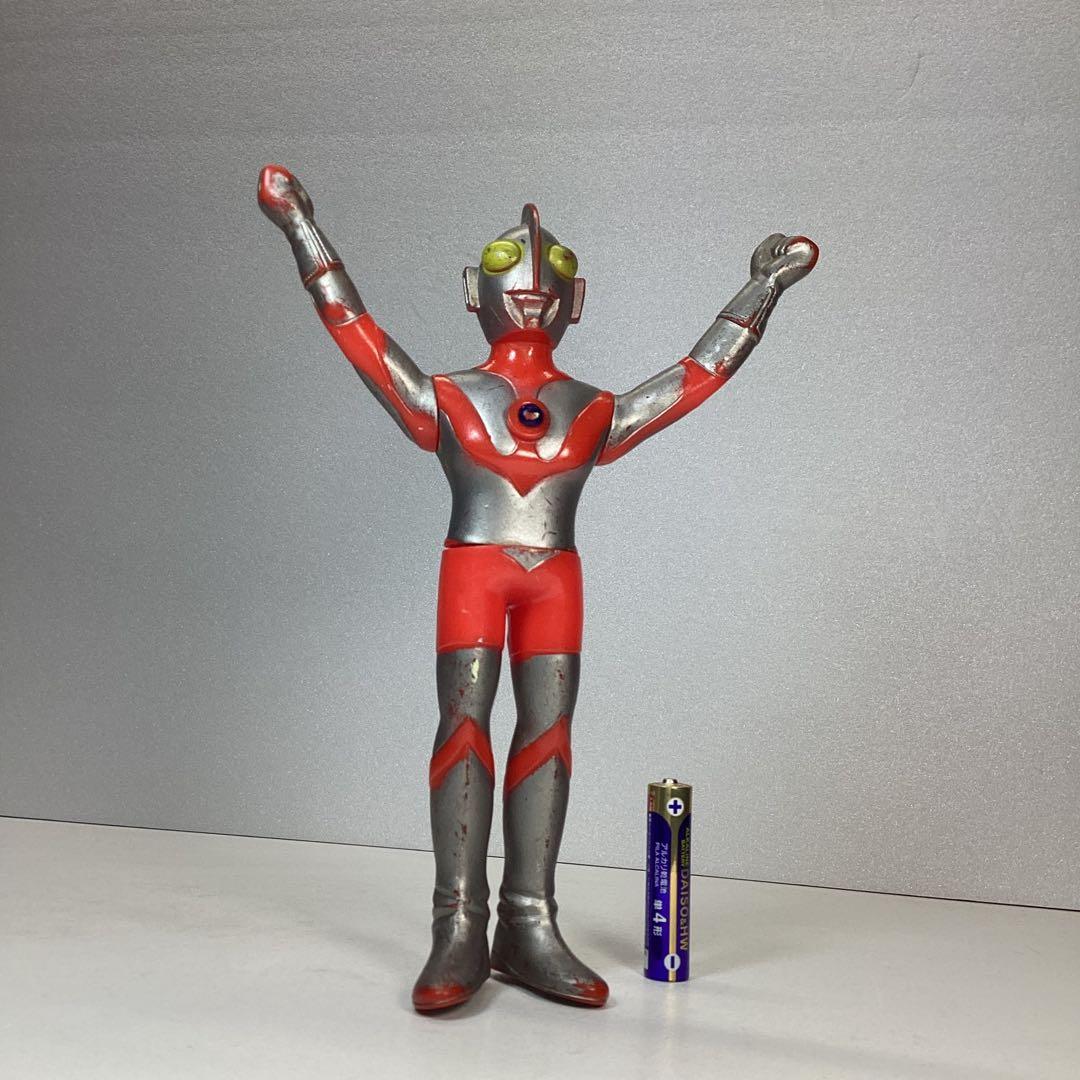 ポピー 足型付 キングザウルスシリーズ ウルトラマン 17㎝ - メルカリ