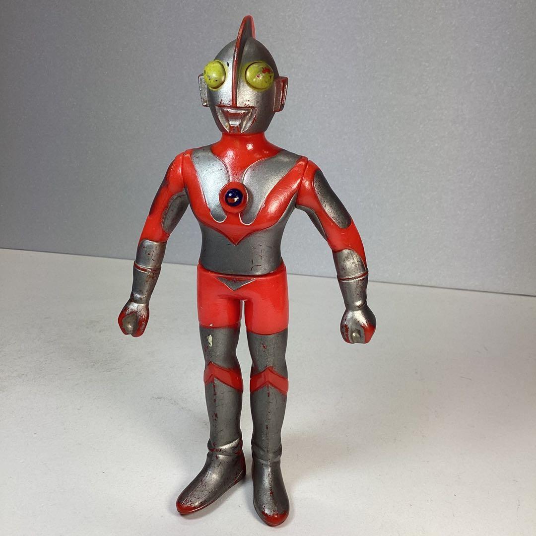 ポピー 足型付 キングザウルスシリーズ ウルトラマン 17㎝ - メルカリ