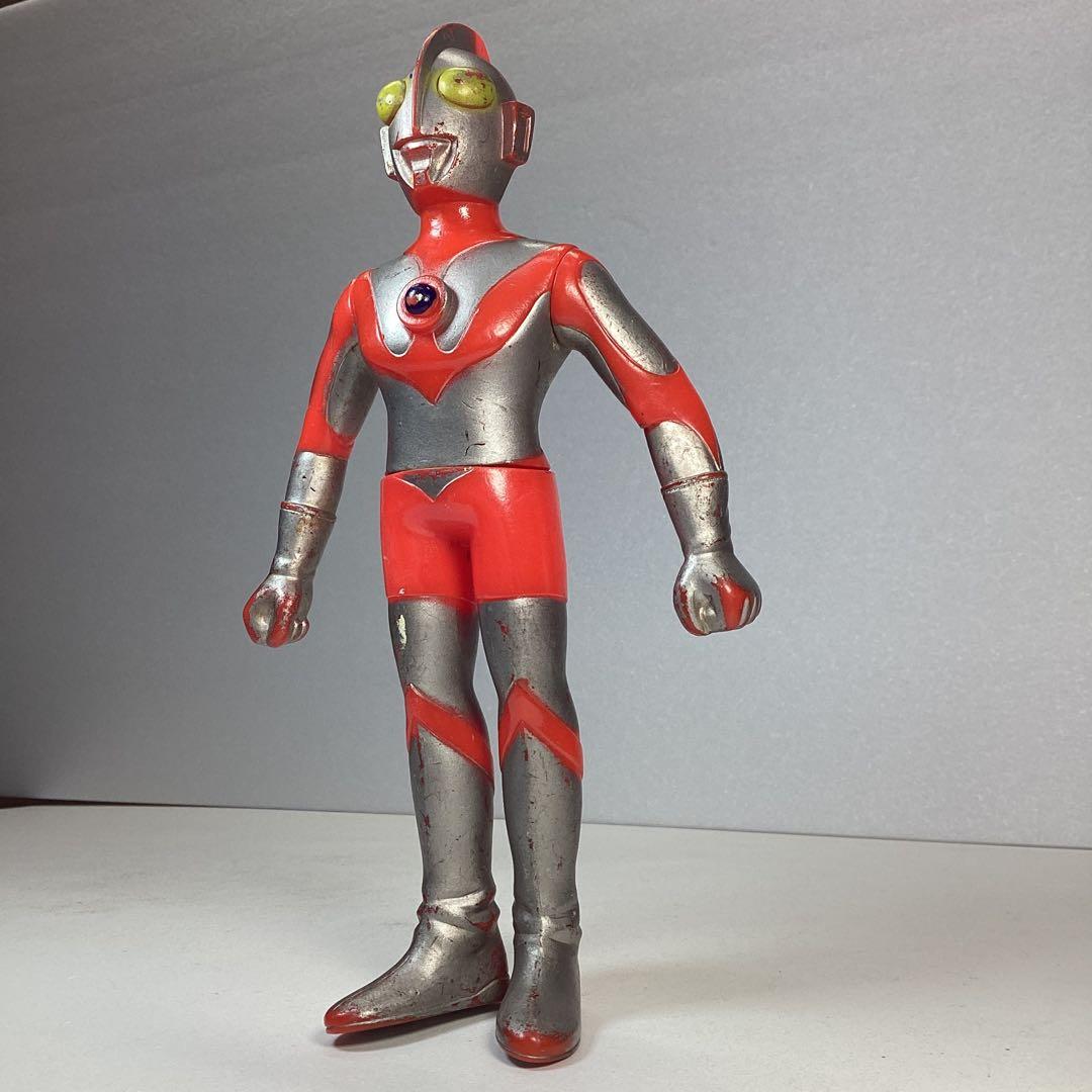 ポピー 足型付 キングザウルスシリーズ ウルトラマン 17㎝ - メルカリ
