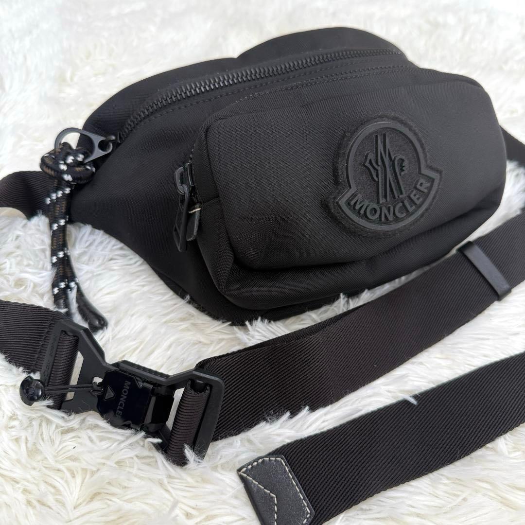 Kazuhiro505様✨MONCLER ボディバッグ ウエストポーチ
