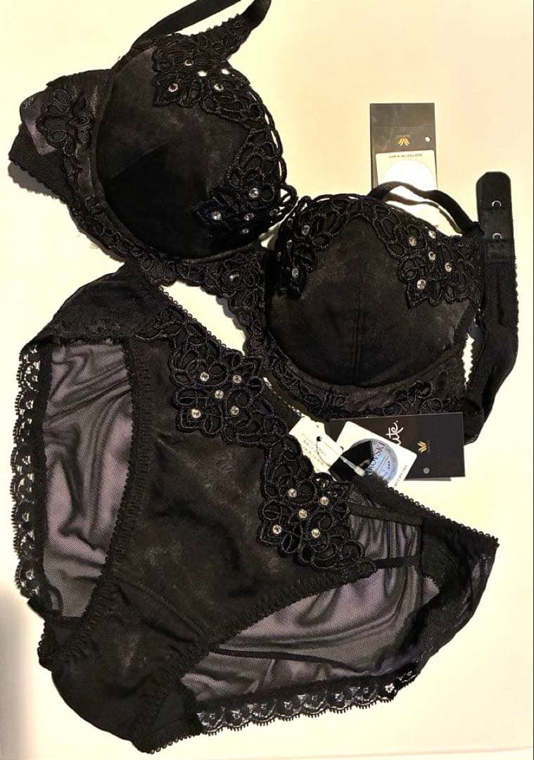 【新品未使用】Wacoal salute C70×M 黒 Wacoal - 新品 未使用 タグ付き ワコール ブラジャー サルート C70