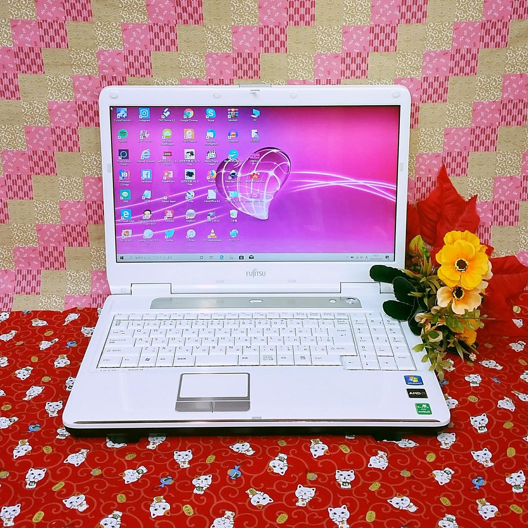 富士通/Corei5/最新Win10搭載！ホワイト色/動画&画像編集