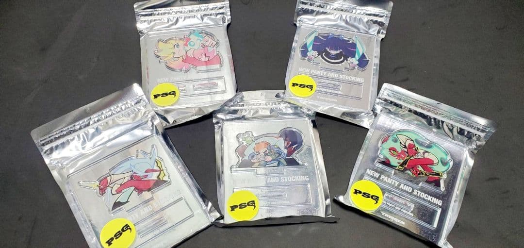 パンティ&ストッキング アクリルスタンドセット Amazon.co.jp: パンティ&ストッキングwithガーターベルト アクリル