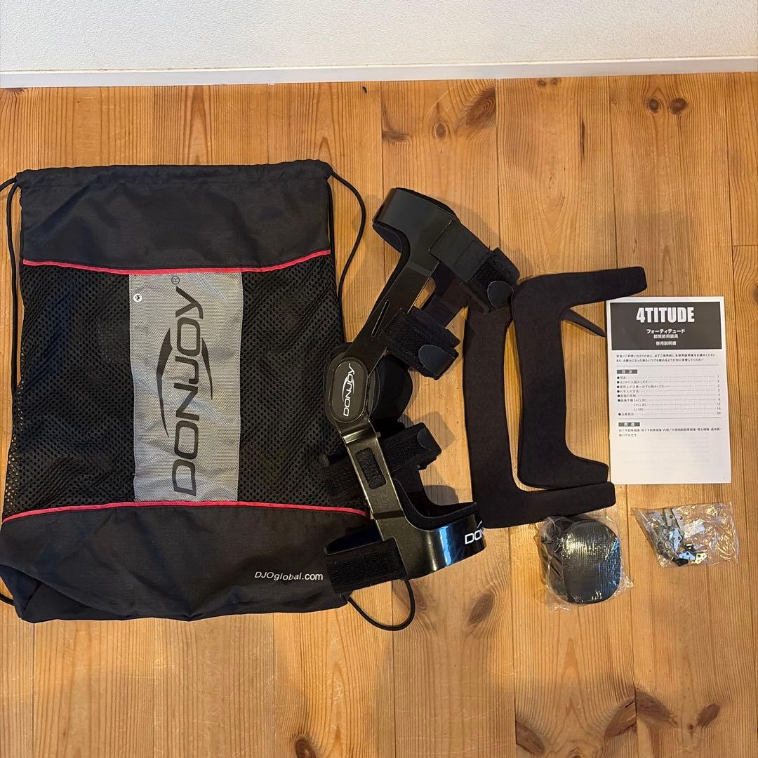 DONJOY 膝サポーター 黒《右膝用　前十字靭帯用装具》　サイズM