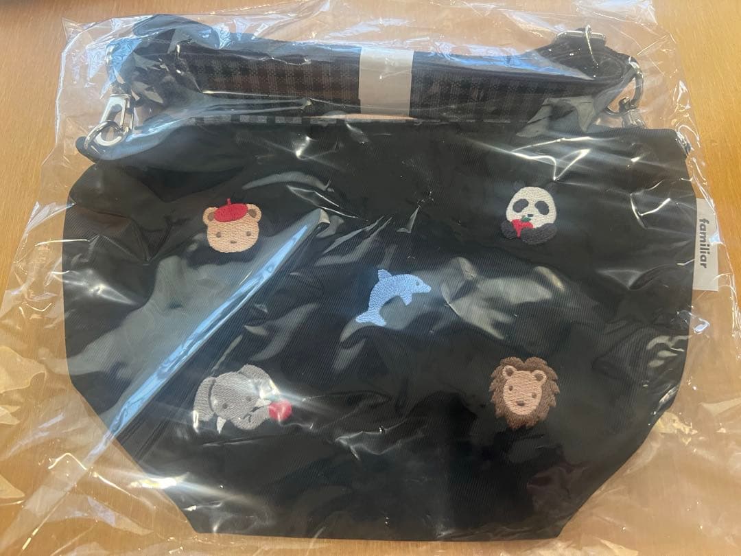 familiar × ADVENTURE WORLD コラボ ポシェット