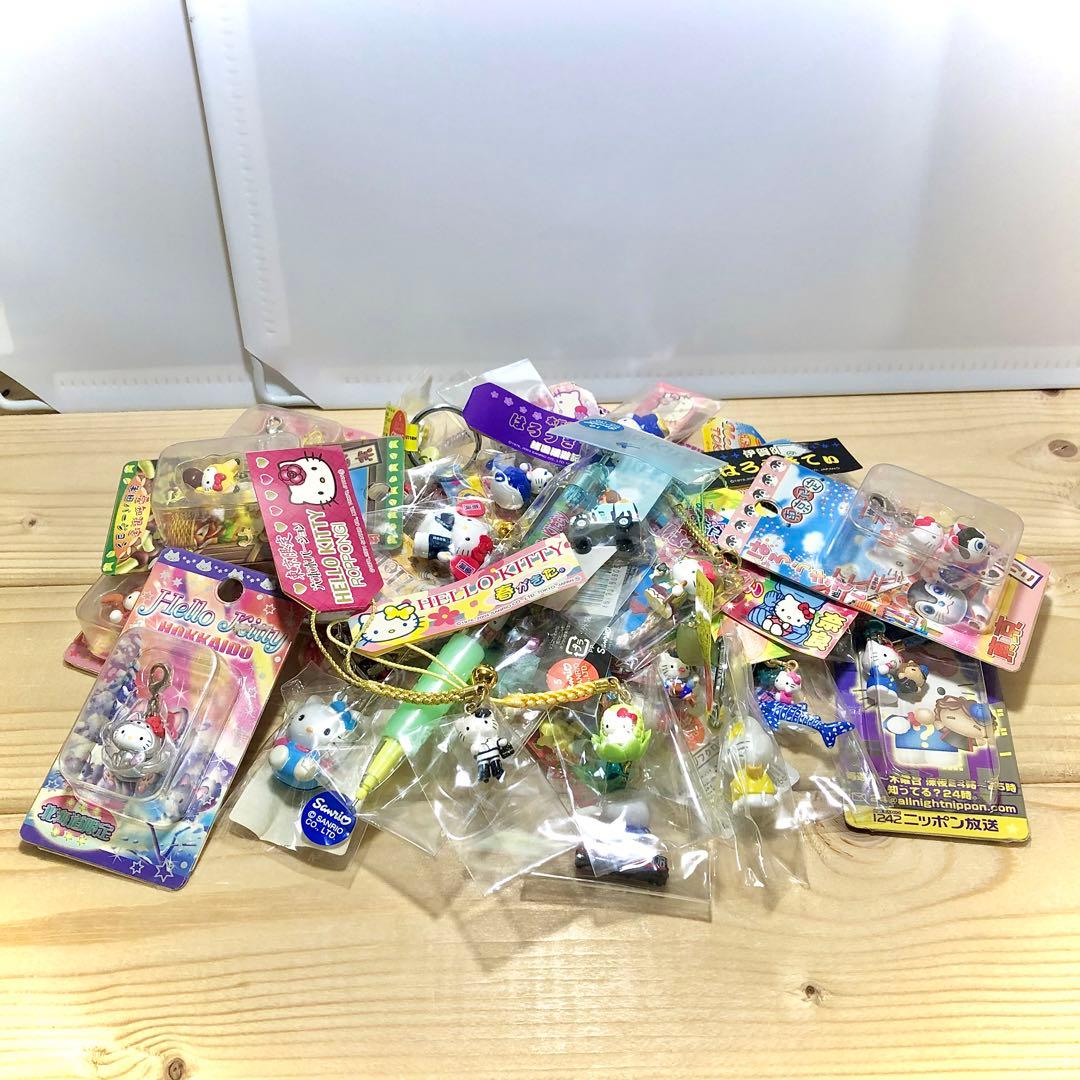 【希少品】ハローキティ　43個セット　根付け　ストラップ等　日本限定　ダニエル