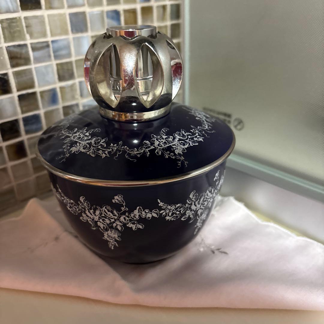 ネイビー 花柄 アロマポット