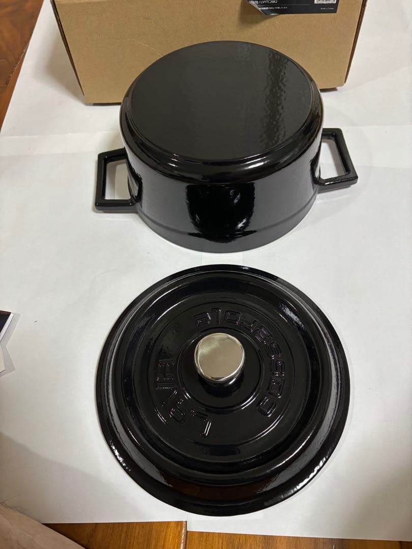 LAVA ラウンドキャセロール 20cmストウブstaubル・クルーゼ類似品