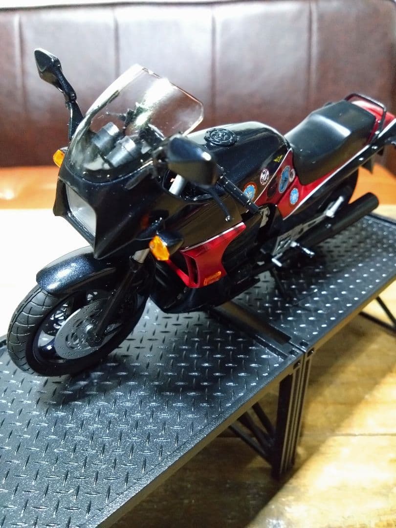 カワサキ GPZ900R ニンジャ 1/12 トップガンバージョン 完成品 - メルカリ