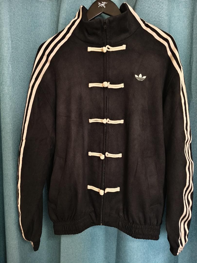 adidas フード付きジャケット 黒 M