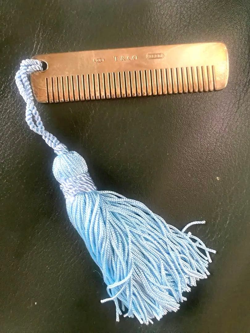 ティファニー　タッセル付シルバーコーム