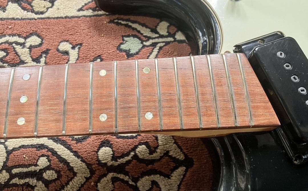 全音Morales ZES-300 “Ventures” 60年代＋ハードケース