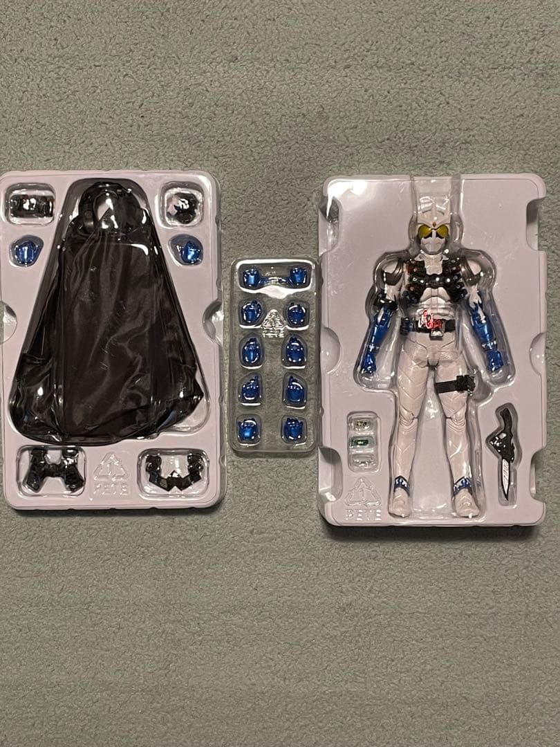 S.H.Figuarts（真骨彫製法） 仮面ライダーエターナル