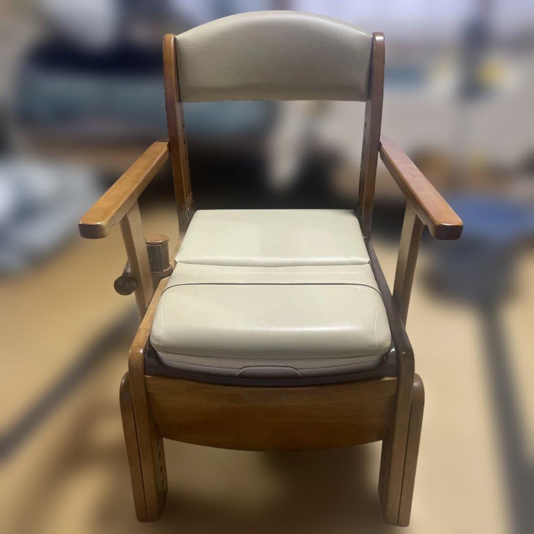 【未使用】リッチェル 木製ポータブルトイレ きらく コンパクト｜介護用トイレ