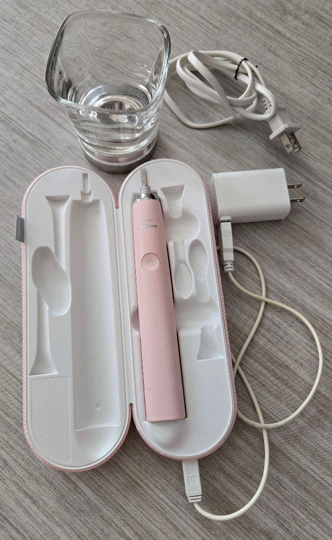 PHILIPS電動歯ブラシ ソニッケアー本体と充電ケース.グラス.ケーブル2種付