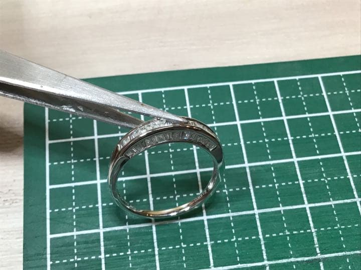 最終値下げ QVC 18KWG テーパーダイヤモンドリング 保証書付 ⑥ - メルカリ