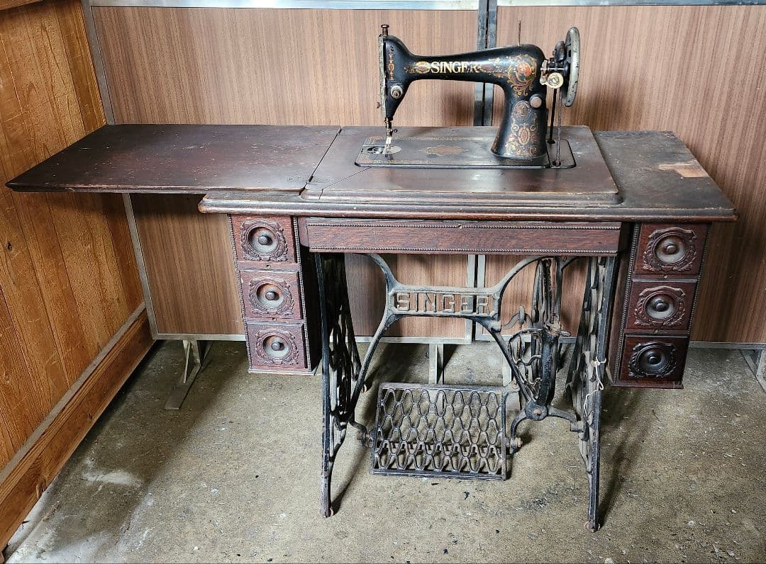 アンティーク　シンガー SINGER　足踏みミシン　編脚　108年前のアメリカ製