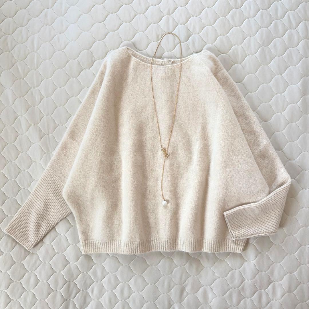 【24SS美品】BEARDSLEY FOXウール後ろボタンニット　アイボリー