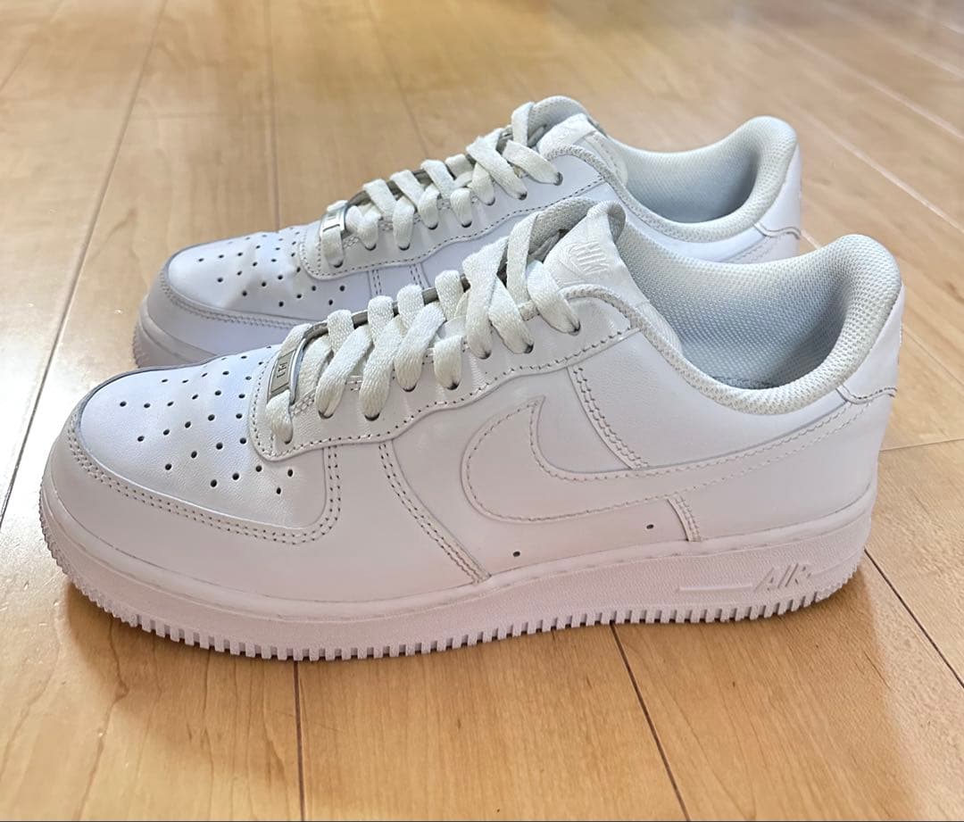 美品★ ナイキ エア フォース 1 07 NIKE AIR FORCE 1 07