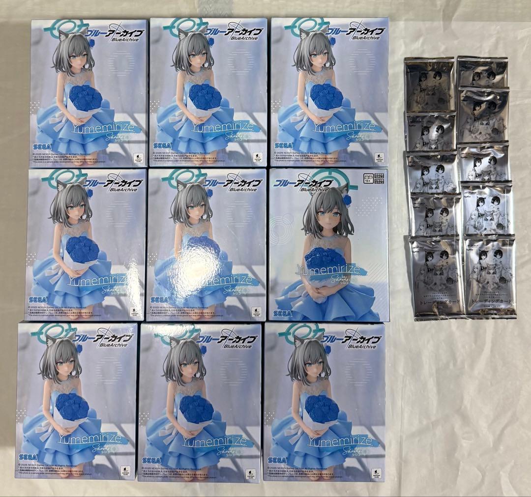ブルーアーカイブ　9体　トレーディングカード未開封10枚