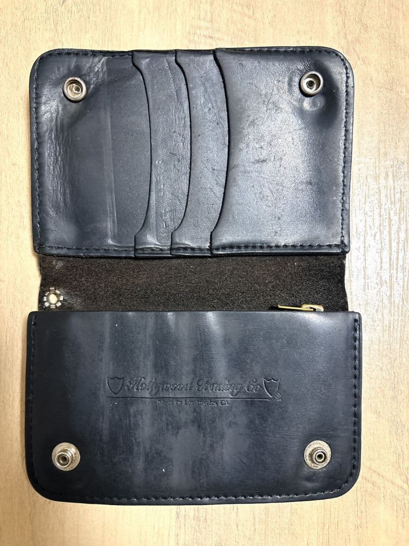 HTC ミドルウォレット ターコイズ フラワースタッズ 財布 - メルカリ