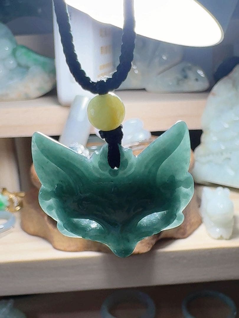 R1-0395天然本翡翠 《本物保証》 翡翠ペンダント ネックレス - メルカリ