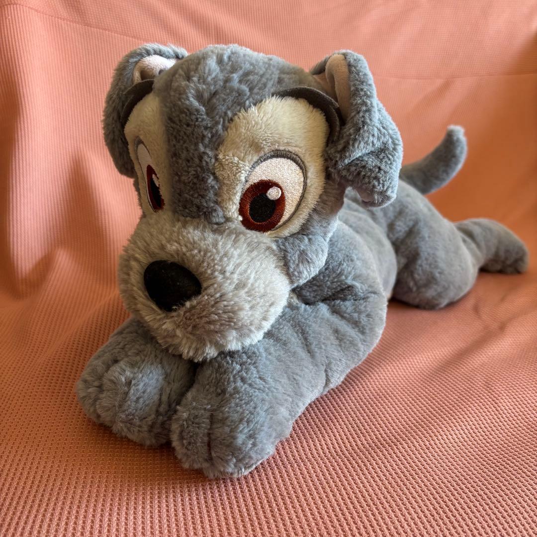 タグ付きディズニーストア　わんわん物語　トランプ　寝そべりぬいぐるみ